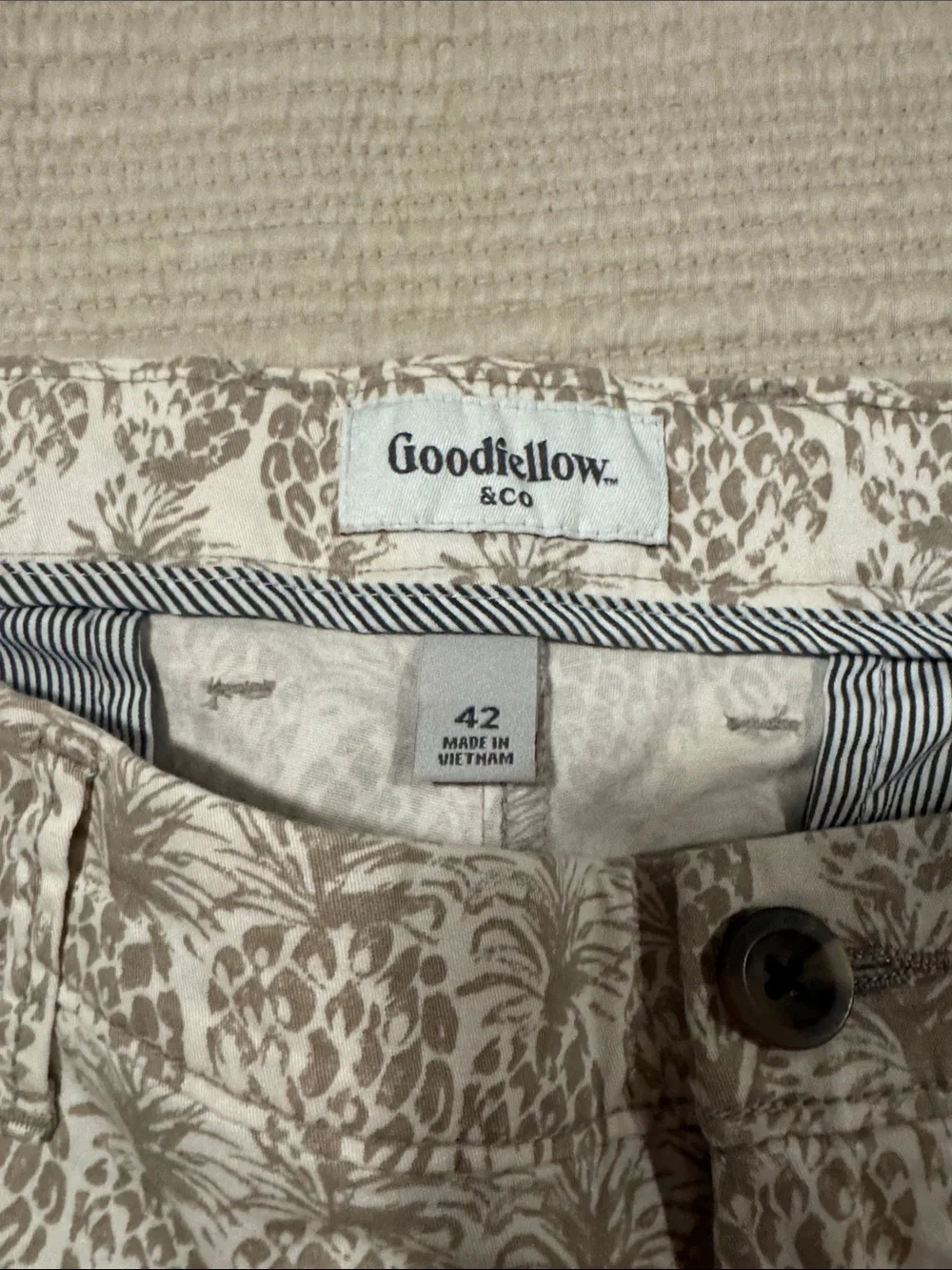 Goodfellow & Co Tan Pineapple-Print Flat Front Shorts